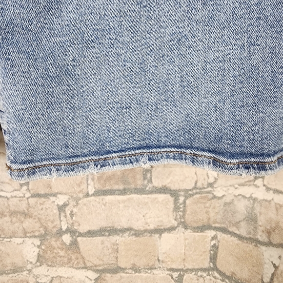 Good American Good Skate Wide Cropped Jean Size 6/28 Medium Blue Wash - Picture 11 of 14